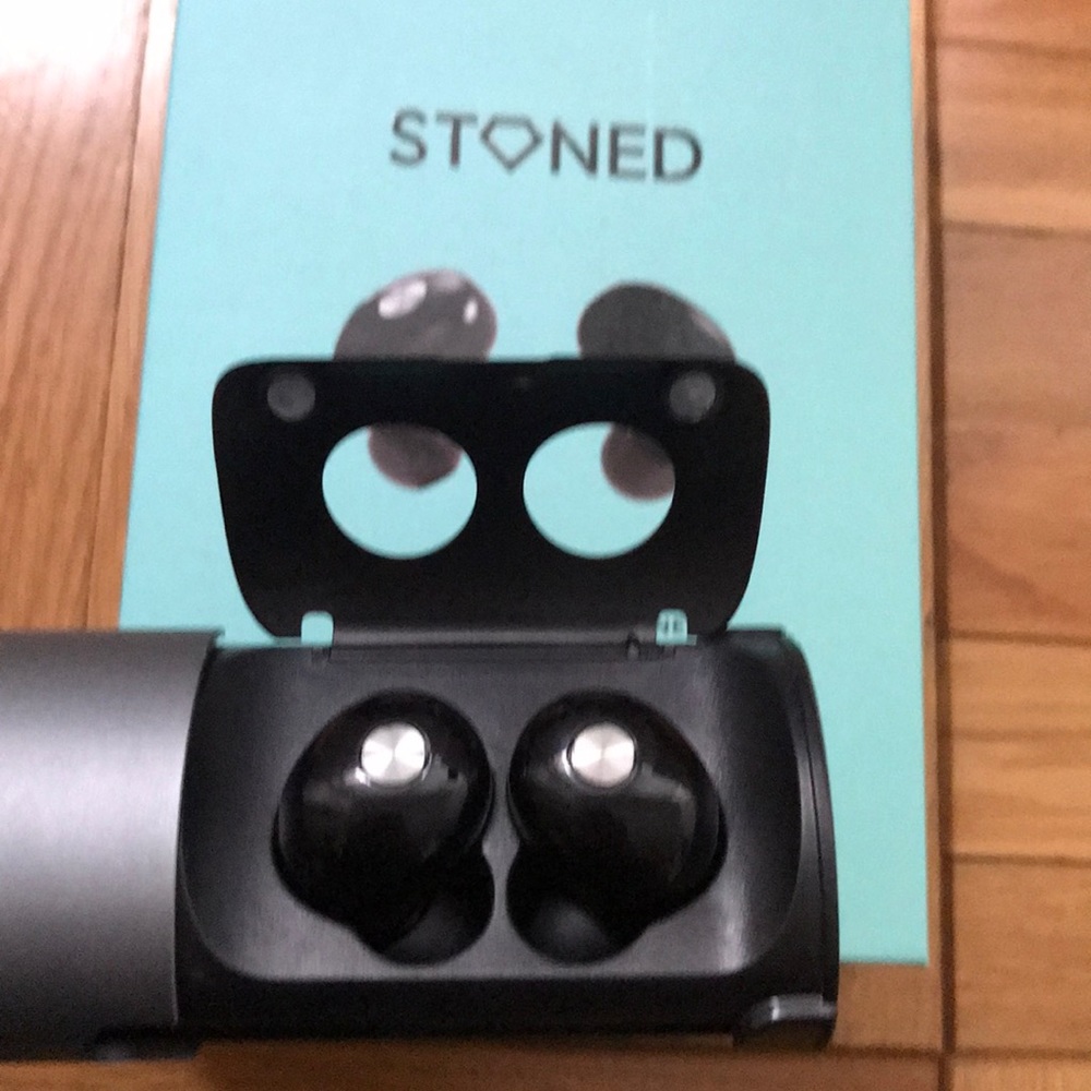 Wireless Earbuds - Picture 3 of 5